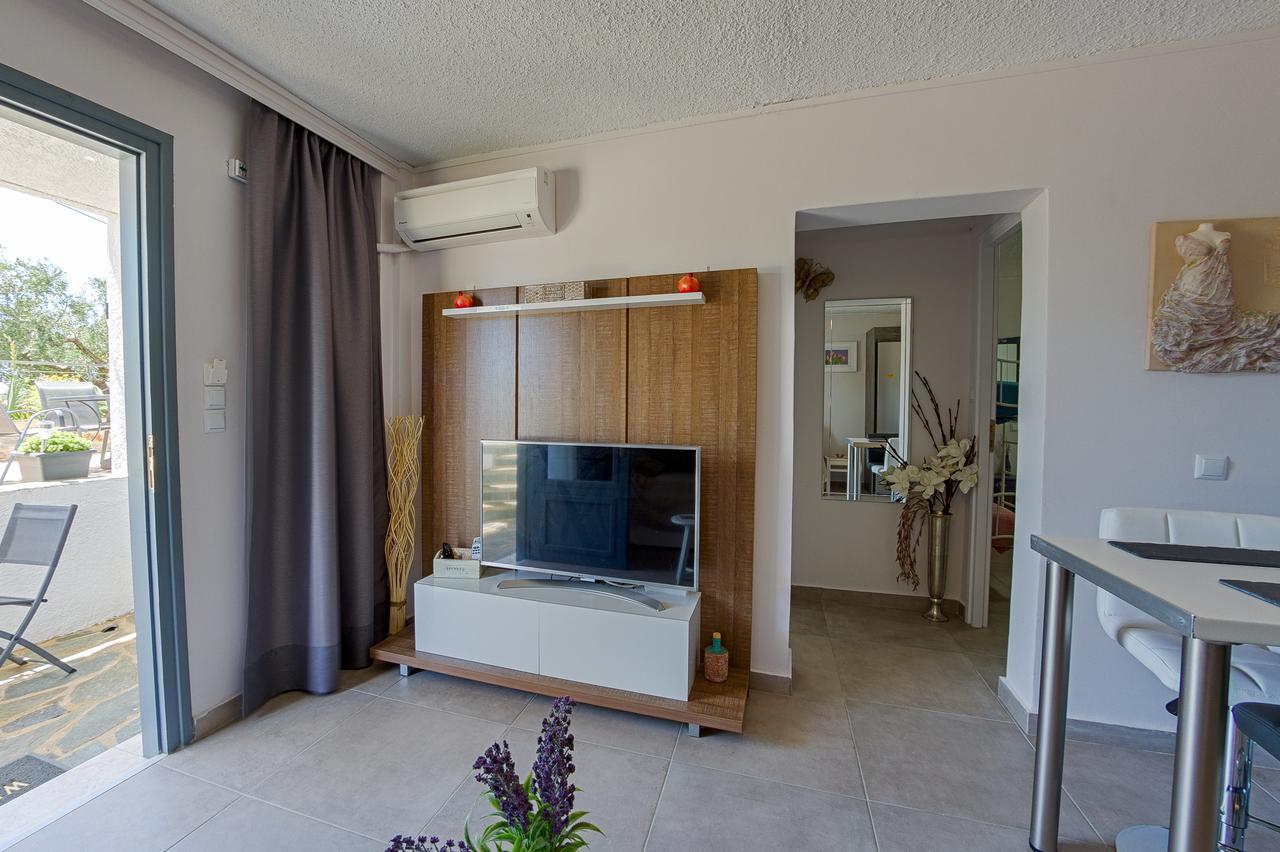 Irida Holiday Apartments Stoúpa Exterior foto